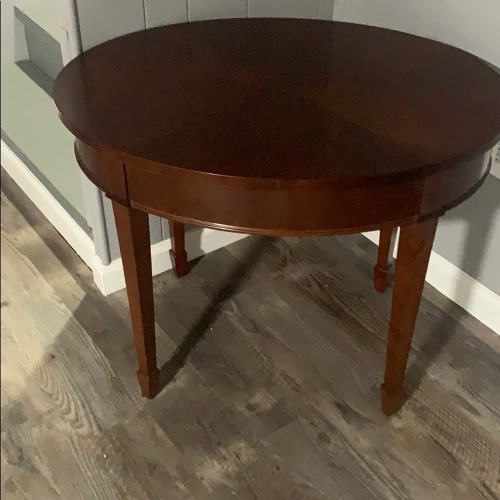 I coffee table and side table